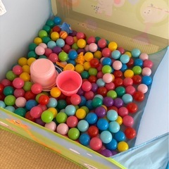 【話し合い中
】ボールプール(ボール付き) 