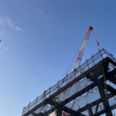 ▼正社員：足場の現場作業員▼ 仲の良さが自慢！少人数だからこそ居心地バツグン◎ 今は少人数！役職＋重役！空いてますよ◎ 月収100万も可能！しっかり自分に返ってくるスタイル◎の画像