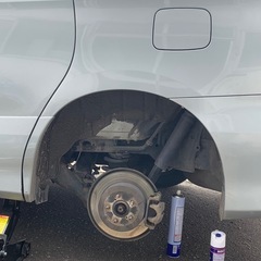 エスティマのブレーキパッドを交換してくれる方いませんか？