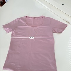 UNIQLO  UカットTシャツの画像