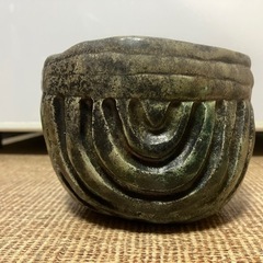 〈廃棄〉　陶製の器とナプキンホルダーの画像