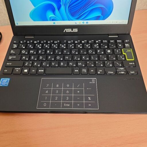 【取引中】ASUS VivoBook E210M 一応保証なし