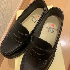 美品　ローファー　18　EEE　