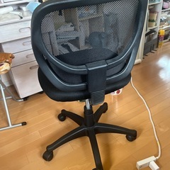 イス（キャスター付き）の画像