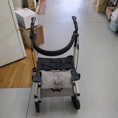 期間限定の特別値下げ！ J569 ★多少使用感★安寿★歩行車ショッピングターンの画像