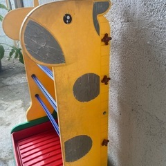 キリンの下駄箱の画像