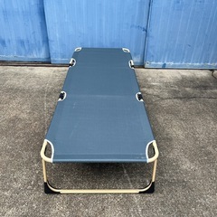 折りたたみベッド　簡易ベッドの画像