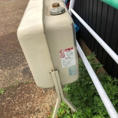 灯油缶　ホクエイ　99リットル　型番HT-100
の画像