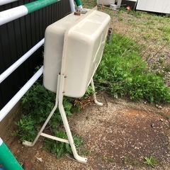 灯油缶　ホクエイ　99リットル　型番HT-100
の画像