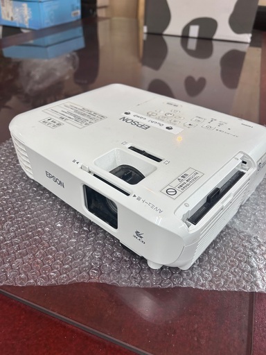 EPSON　中古品　プロジェクター