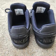 NIKE　ナイキ　スニーカー　黒の画像