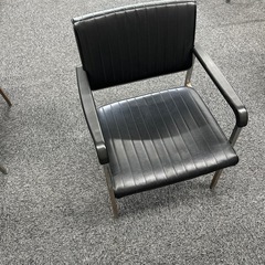 1人用、ソファ1脚2000円、16脚

