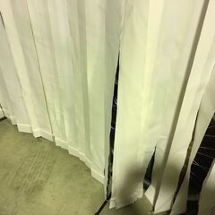 縦型ブラインド　2ｍ×2.14ｍ　ホワイト　 ニチベイ アルペジオ 　2本　現状渡しの画像