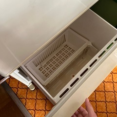 レトロな冷蔵庫の画像