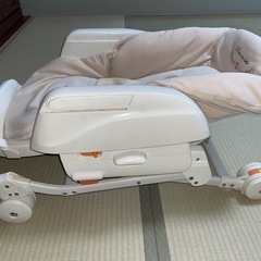 コンビ　ハイローチェア
の画像