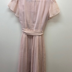 【値下げしました！】シフォンワンピース　プリーツ　カシュクール　ピンクベージュ【UNTITLED】の画像