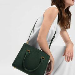【新品タグ付】CHARLES & KEITH スエード　ショルダ...