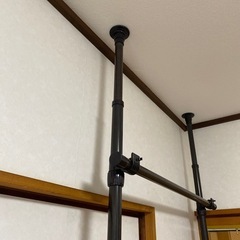 突っ張りポールハンガーの画像