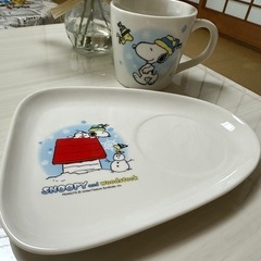 SNOOPY スヌーピーのお皿とカップ ケンタッキーの画像