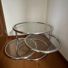 【受け渡し決まりました】ガラステーブルの画像