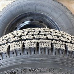 145/80r12 トーヨータイヤ DELVEX 935  2021年製 冬用 スタッドレスタイヤの画像