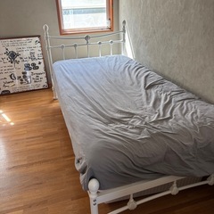 シングルベッドフレームの画像