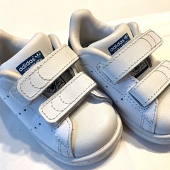 adidas キッズシューズ