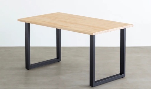 シンプルモダンデザイン
テーブル