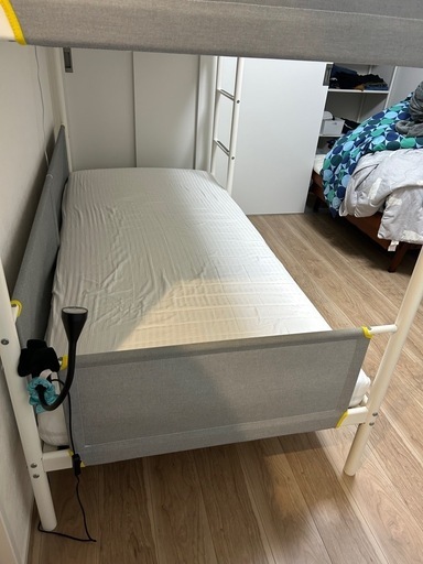 2段ベッドフレーム　マットレス付き