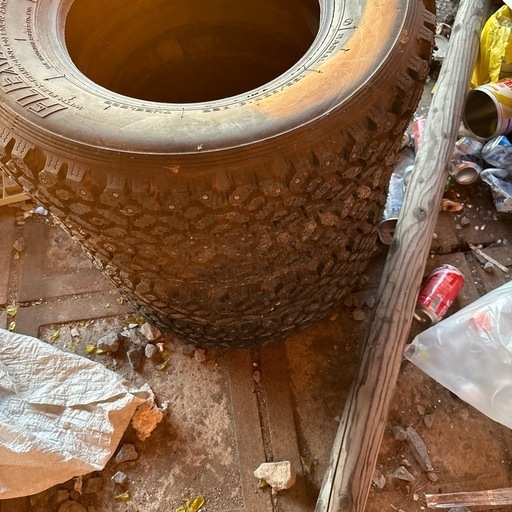 未使用スパイクタイヤ