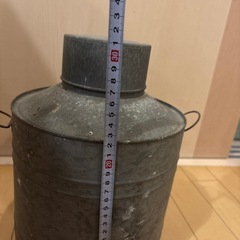 レトロなブリキのお茶缶(小)の画像