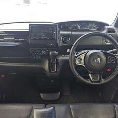 令和3年64000km★4WD後期Lターボツートン検8年7月特別仕様車N-BOX

の画像