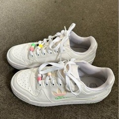 adidas厚底スニーカー！の画像
