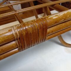レトロな　天板ガラスのテーブルですの画像