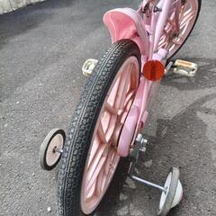 子供　自転車　補助輪付きの画像