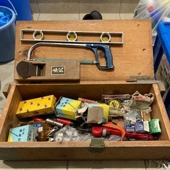 工具と木製工具箱