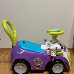 バズ・ライトイヤー足蹴り車