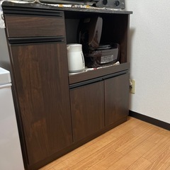 【5月6日までの出品】食器棚 キッチンカウンター　ブラウンの画像
