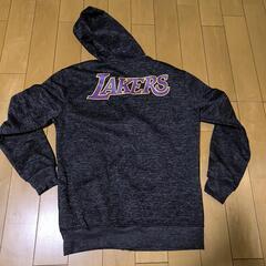 レイカーズ　パーカー　Sサイズの画像