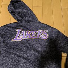レイカーズ　パーカー　Sサイズの画像