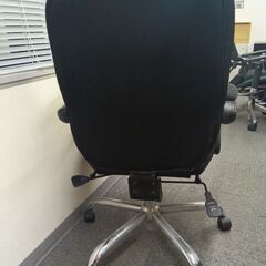0円！★破棄期限近づき・大幅値下げ★【オフィスチェア】メッシュ 黒 黄 ツートンカラー リクライニング アームレスト キャスター付き 幅700 奥行660 高さ1000 東五反田の画像