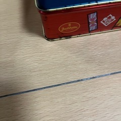 ディズニーお菓子の缶の画像