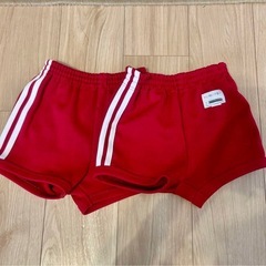 一枚目二枚目の体操服を探しています！