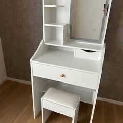 引き取り者決まり ドレッサー、イスセット