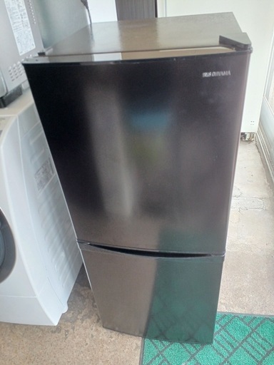 アース万代店　アイリスオーヤマ 142L 2ドア冷凍冷蔵庫 IRSD-14A-B ブラック 