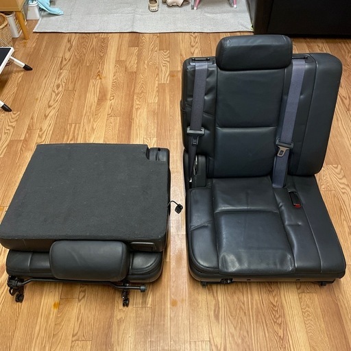 07エスカレード　サードシート