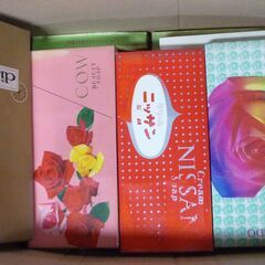 ジャンク JUNK 大量の固形石鹸 段ボール箱１つ分 おまとめセット② 数十年前のもの 古い蔵の中から出てきました 中身の確認はしておりません 品質保証ができないジャンク品扱いとします 肌に合わない時は即使用を中止してください 肌に異常を感じた時は皮膚科にご相談ください 当方は責任を負いません 自己責任にてご使用くださいの画像