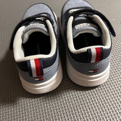 子ども用スニーカーの画像