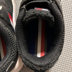 子ども用スニーカーの画像