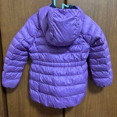 【美品】ユニクロ　110センチ　紫ダウンの画像